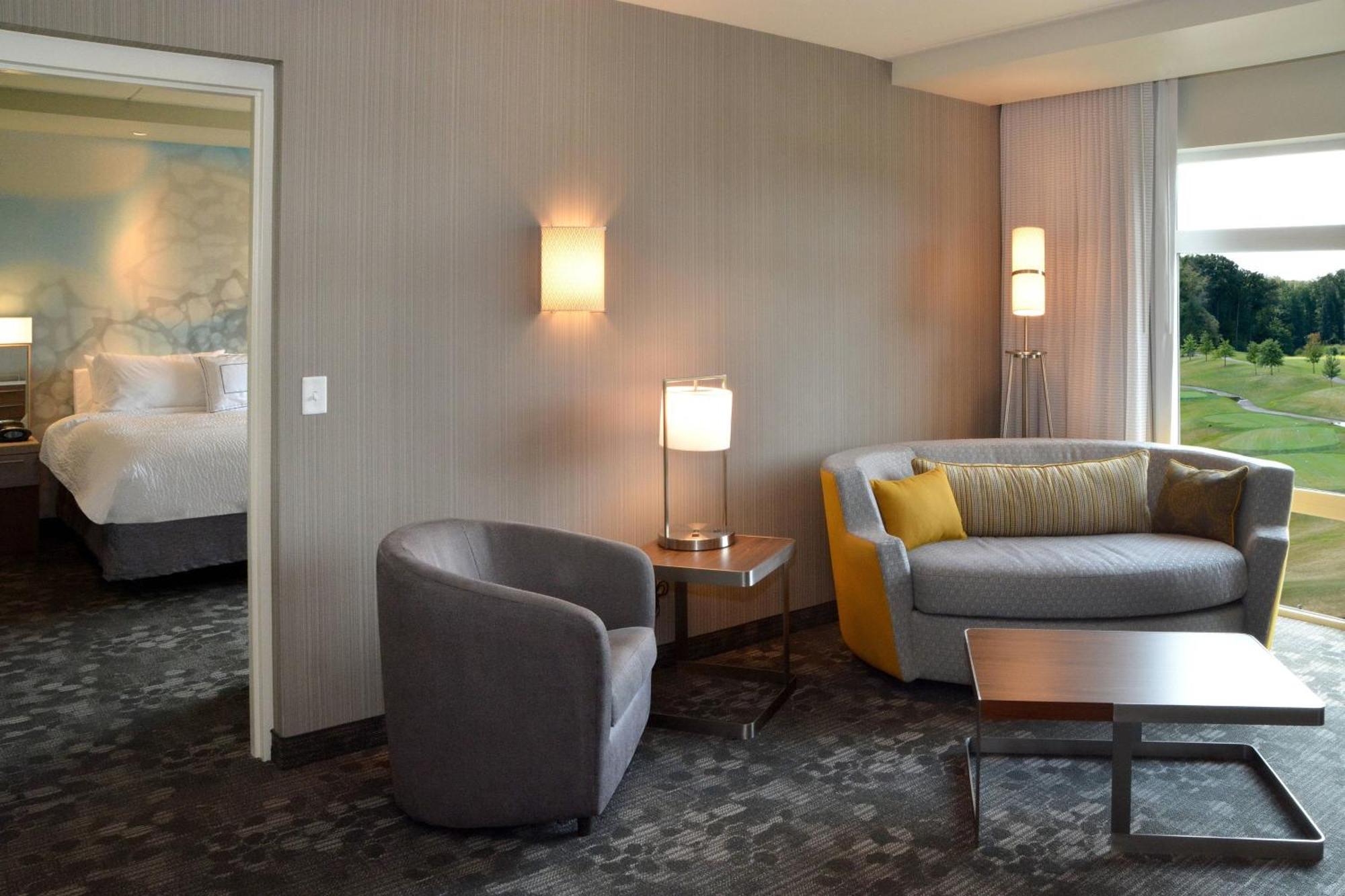 Courtyard By Marriott Youngstown Canfield Экстерьер фото